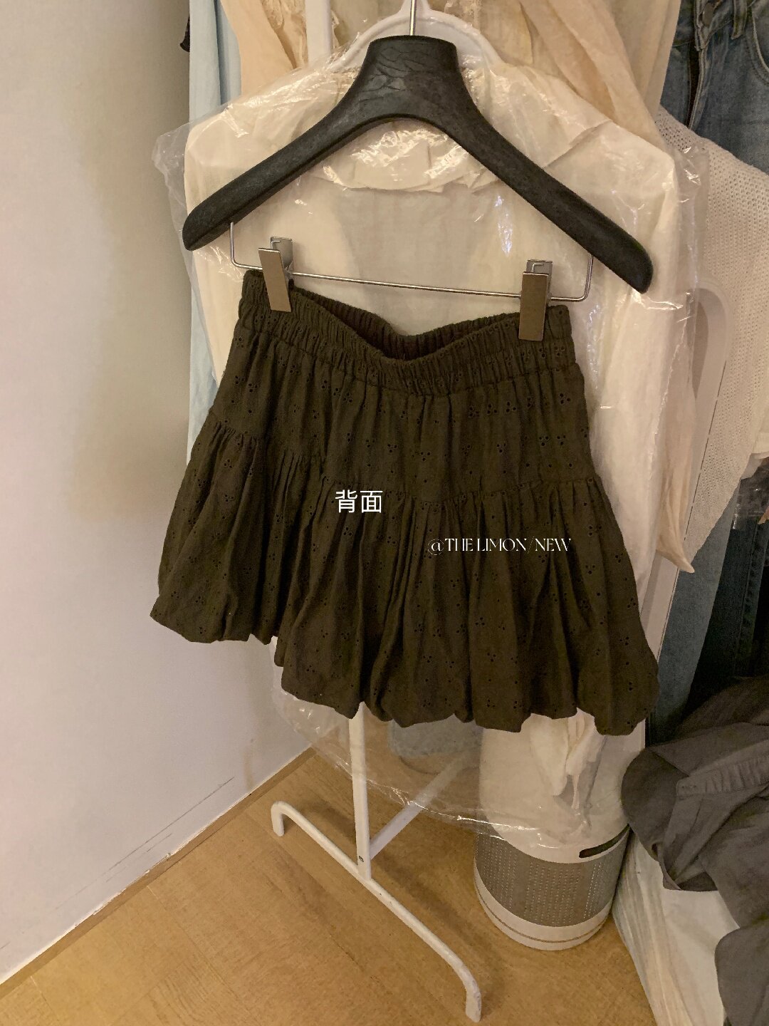 Chân váy chữ A xếp tầng cạp cao dáng suông phong cách vintage — Màu cà phê chi tiết 3