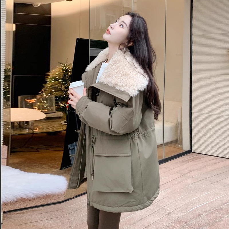 Cordero con collar de corno de buey, ropa de algodón para mujeres, invierno de 2025 nuevo tipo de ropa de algodón gruesa