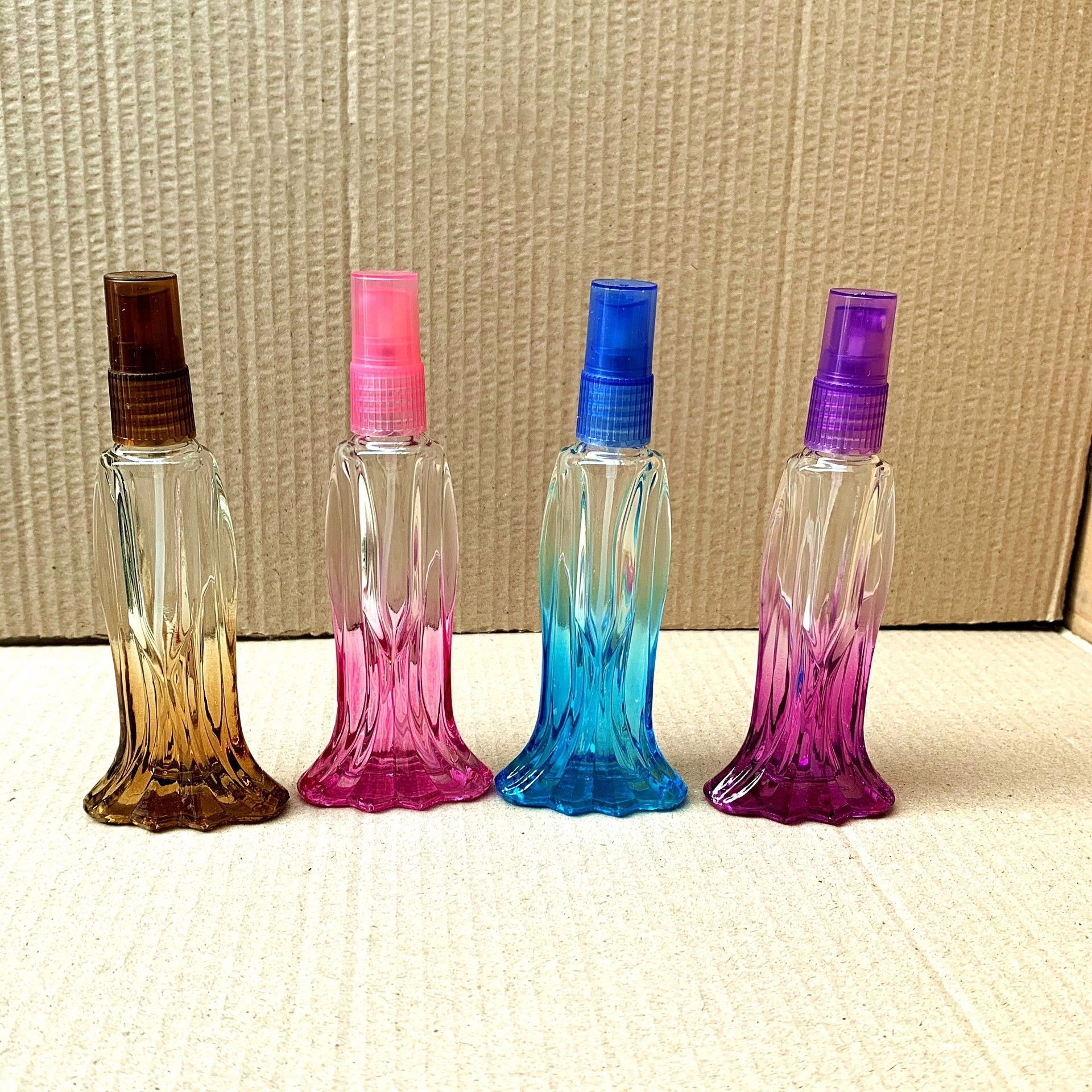 厂家现货新款15ML香水瓶鱼尾玻璃香水瓶螺口喷雾瓶