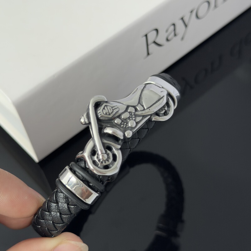 Cross-border retro motorcycle braided leather bracelet, men's punk style, titanium steel motorcycle bracelet, new men's jewelry Cross-border retro motorcycle braided leather bracelet, men's punk style, titanium steel motorcycle bracelet, new men's jewelry