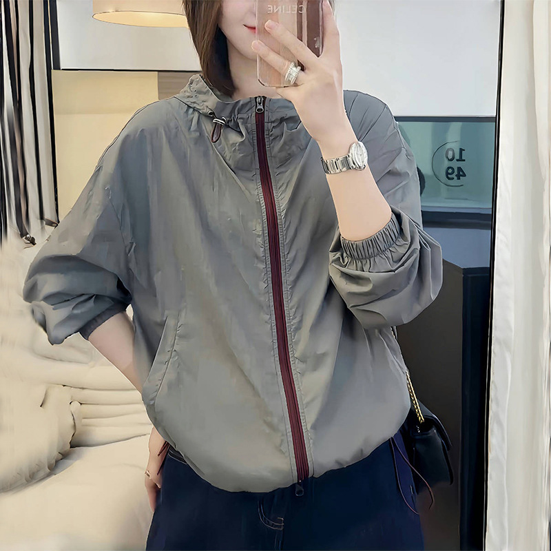 2025 New Style Loose Hooded Sun Protection Jacket for Women, Thin Style, Petite Figure, Summer Slimming and Stylish, Youthful