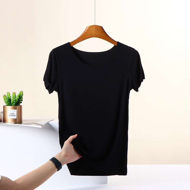 ネジのモーダルラウンドネック半袖tシャツを着ています。女性は夏にスリムに見えます。|undefined