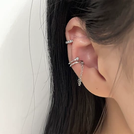 戒指;耳环;耳钉