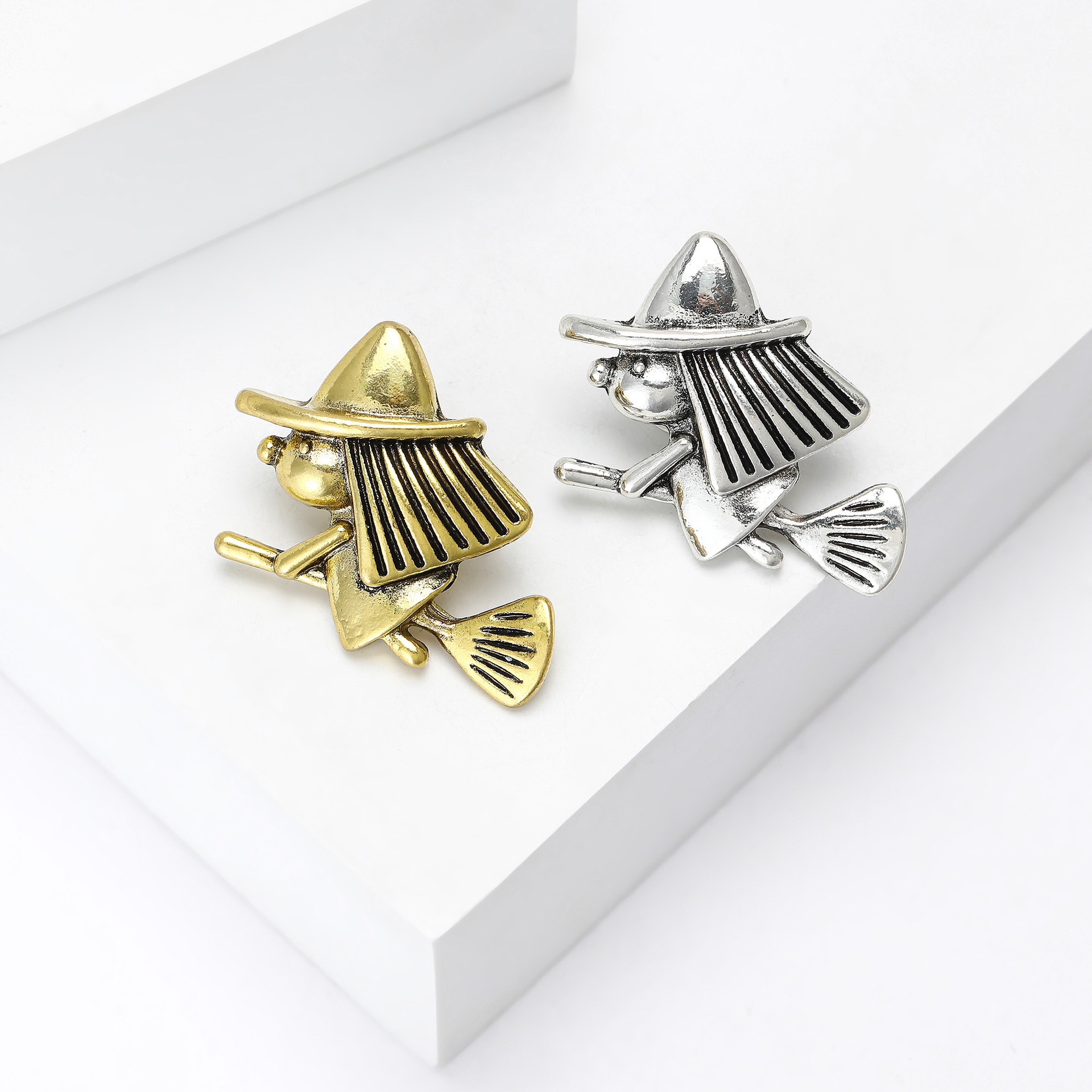 Cross-Border Hot-Selling European and American Cute Alloy Enamel Little Witch Brooch Versatile Women's Clothing Corsage Jewelry Pin