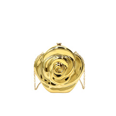 ファッション的な雰囲気のバラの花のアクリルバッグがよく売れています。