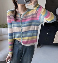 200斤の大きいサイズの婦人服虹6ウールのストライプのニットの早い秋の新型のファッションのデザイン感の長袖の底のシャツ
