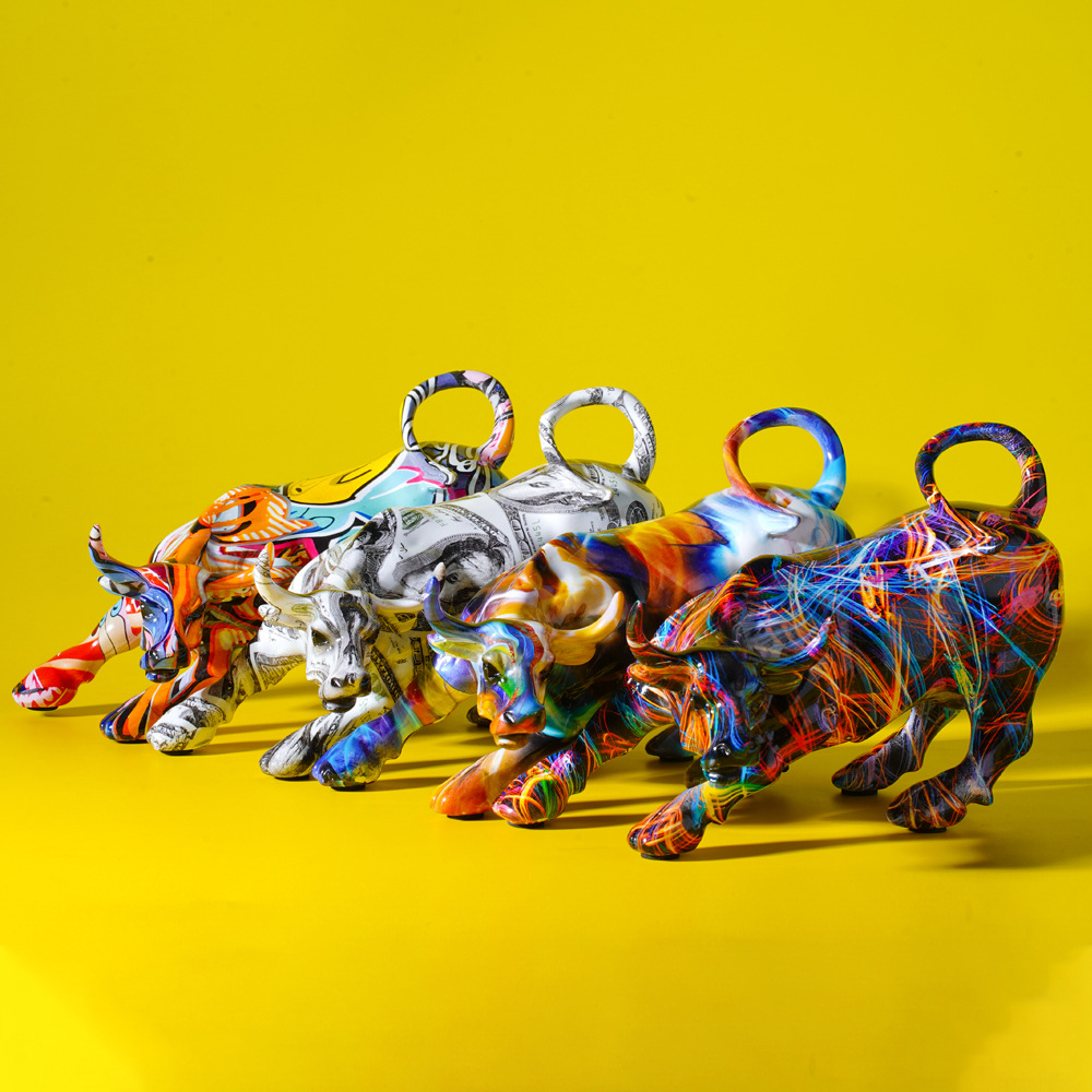 跨境创意水转印炫彩华尔街牛摆件工艺品树脂家居客厅玄关桌面装饰