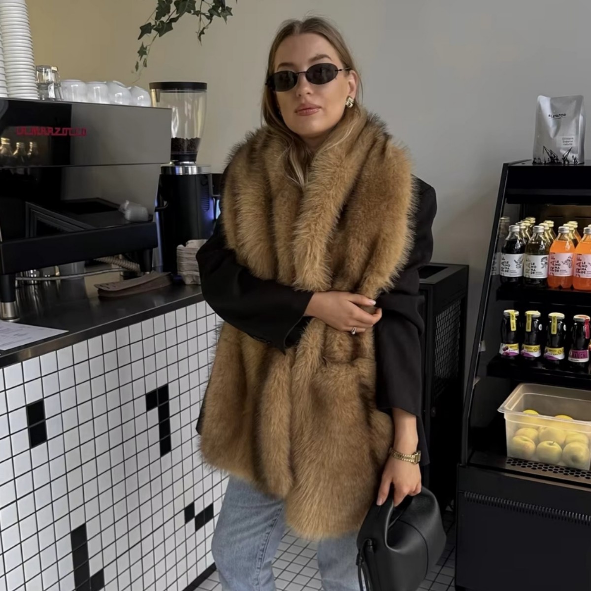 Imitation Fox Fur Warm Scarf for Women in Autumn and Winter, Fluffy Shawl for Party Evening Dresses, Furry Faux Fur Neck Scarf