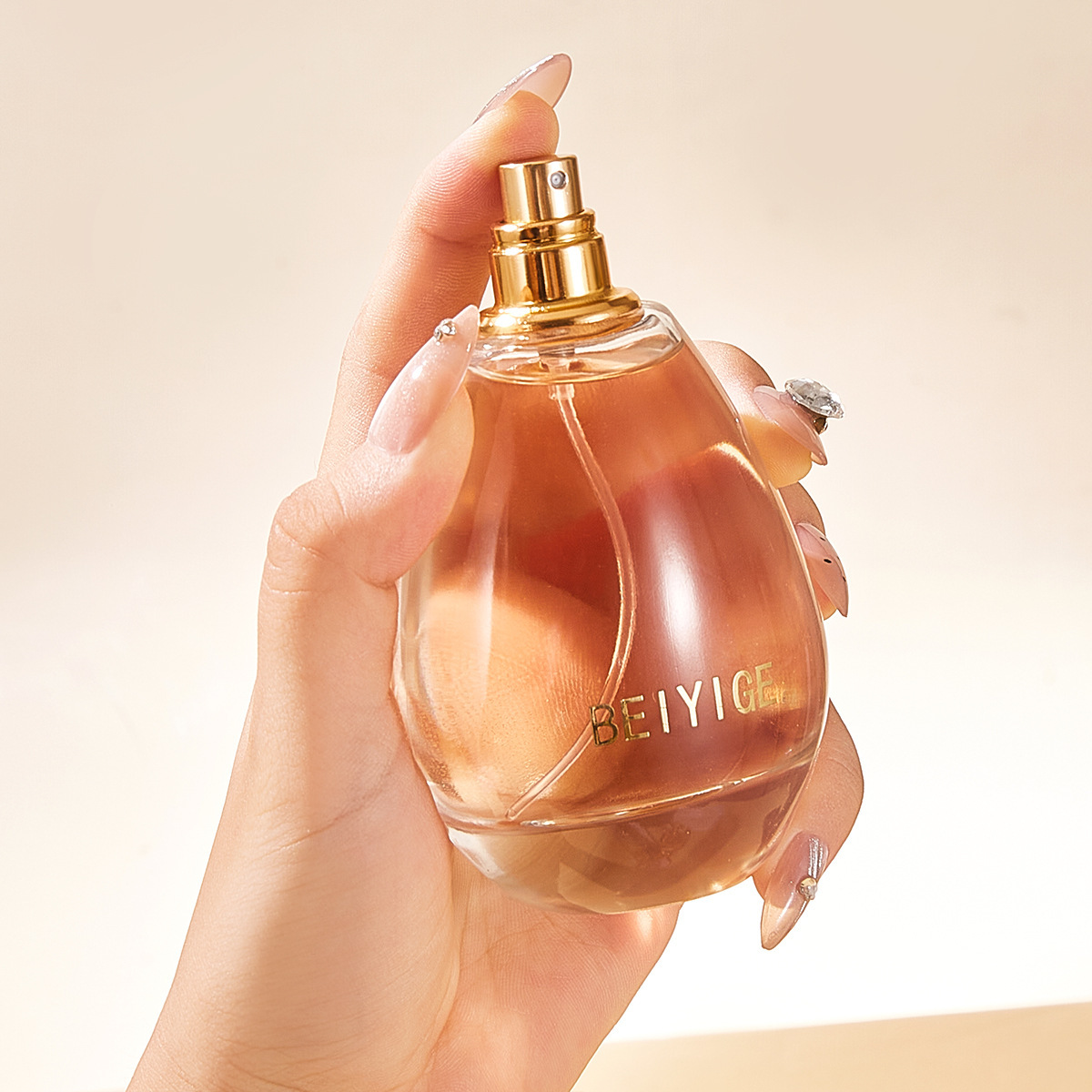 Nuevo producto BEIYIGE True Me Perfume Estudiante Damas Fresco, Natural y Duradera, Fragancia ligera, Douyin, Perfume rápido