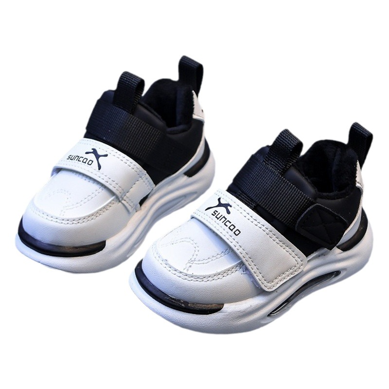 Zapatillas de plataforma para niños y niñas 2024 primavera y otoño nuevos zapatos deportivos para niños zapatos deportivos de cuero de fondo suave para niños pequeños y medianos marea