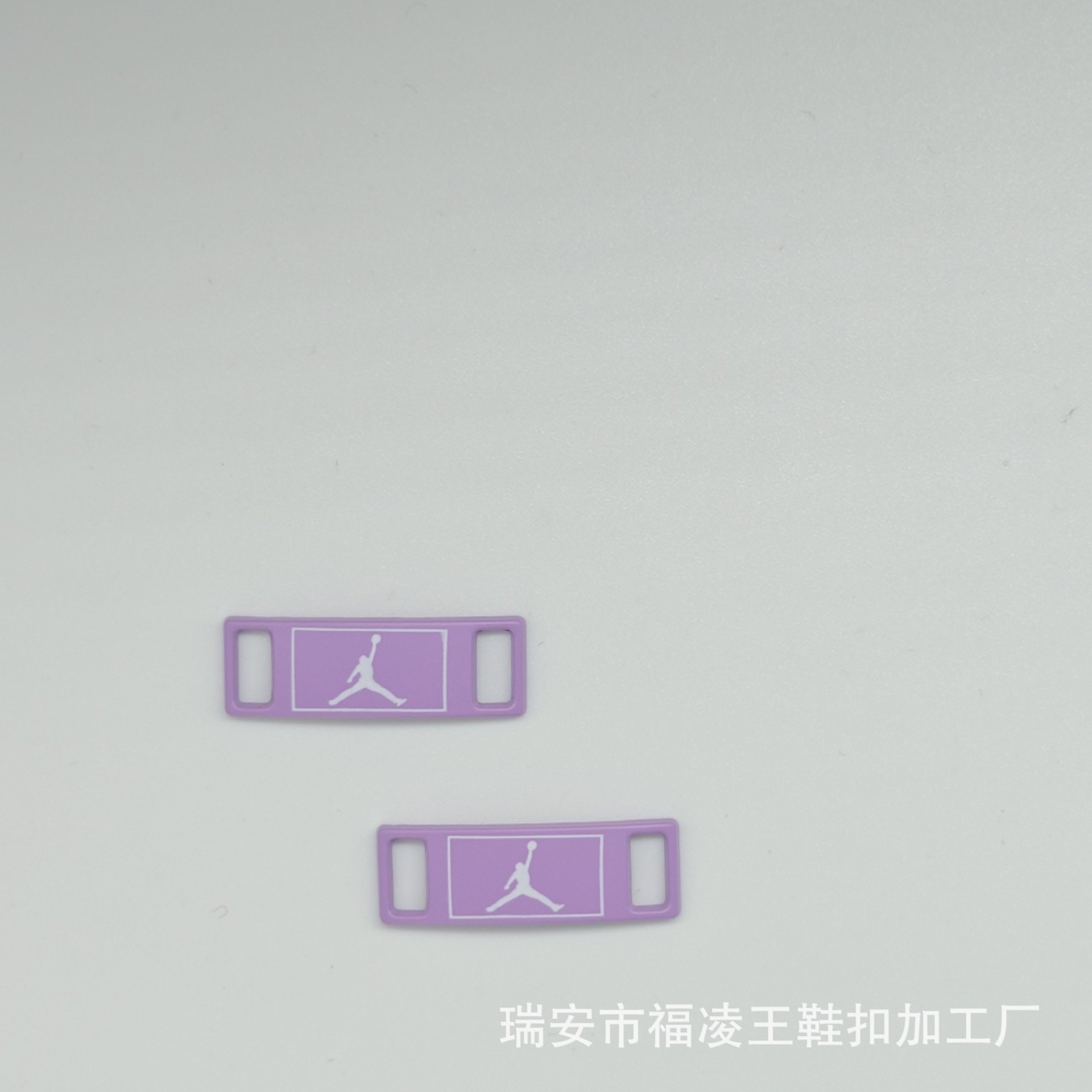 自作金属aj靴バックルランニング靴板靴鉄牌潮靴周辺個性ロゴ靴標