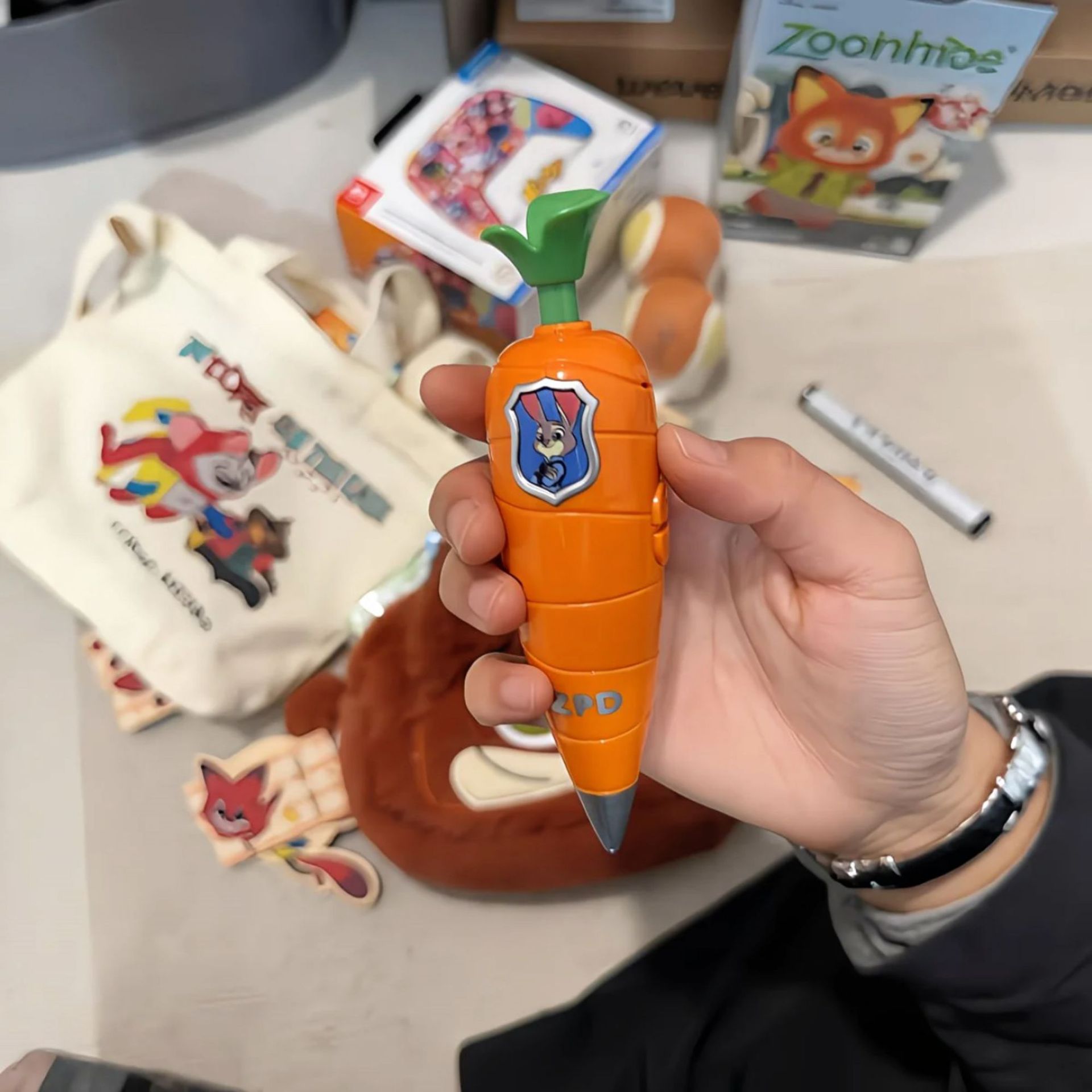 Zootopia con lápiz de grabación de zanahoria de dibujos animados, grabador de sonido compacto de dibujos animados, lápiz de bolas, papelería
