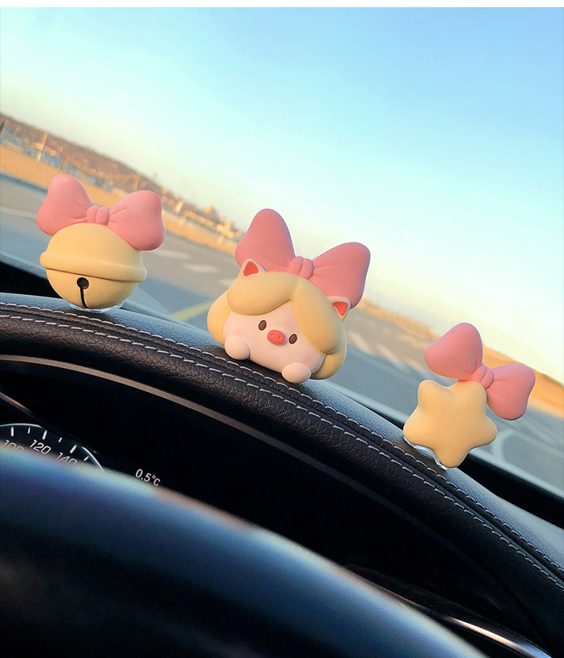 Retro pig Princess car aromatherapy car air outlet perfume decoration fragrance Stone car interior decoration accessories ladies