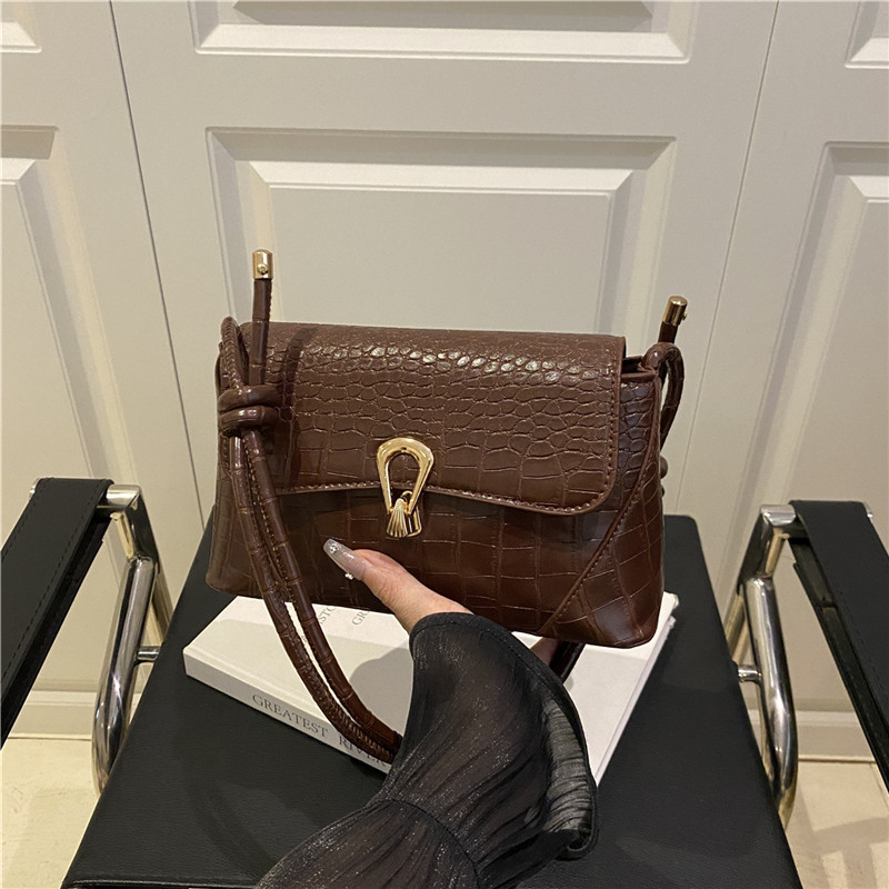 Bolso de hombro, color sólido, diseño de nicho, bolso femenino, 2025 primavera, nueva tendencia, bolso de mensajero coreano, bolso cuadrado pequeño femenino