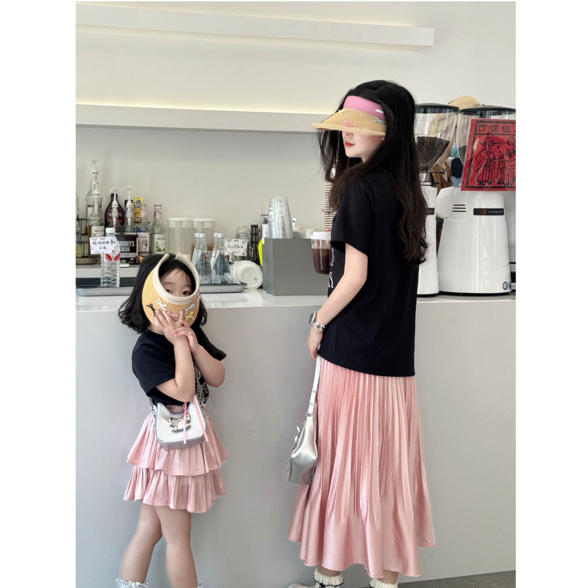 Padres-hijos de verano estilo coreano 2024 niñas 100 pantalones letras extranjeras camiseta de dos piezas madre-hija verano