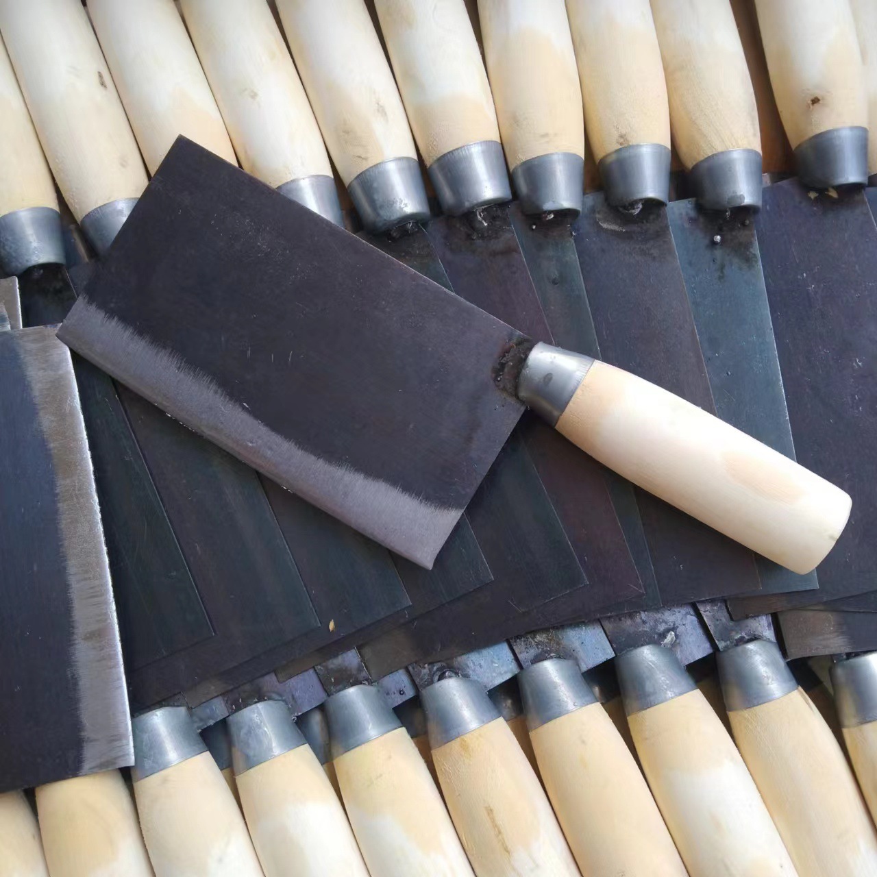 2 Yuan Department Store Wholesale Kitchen Knife Wooden Handle Iron Kitchen Knife Vegetable Knife Two Yuan Supermarket