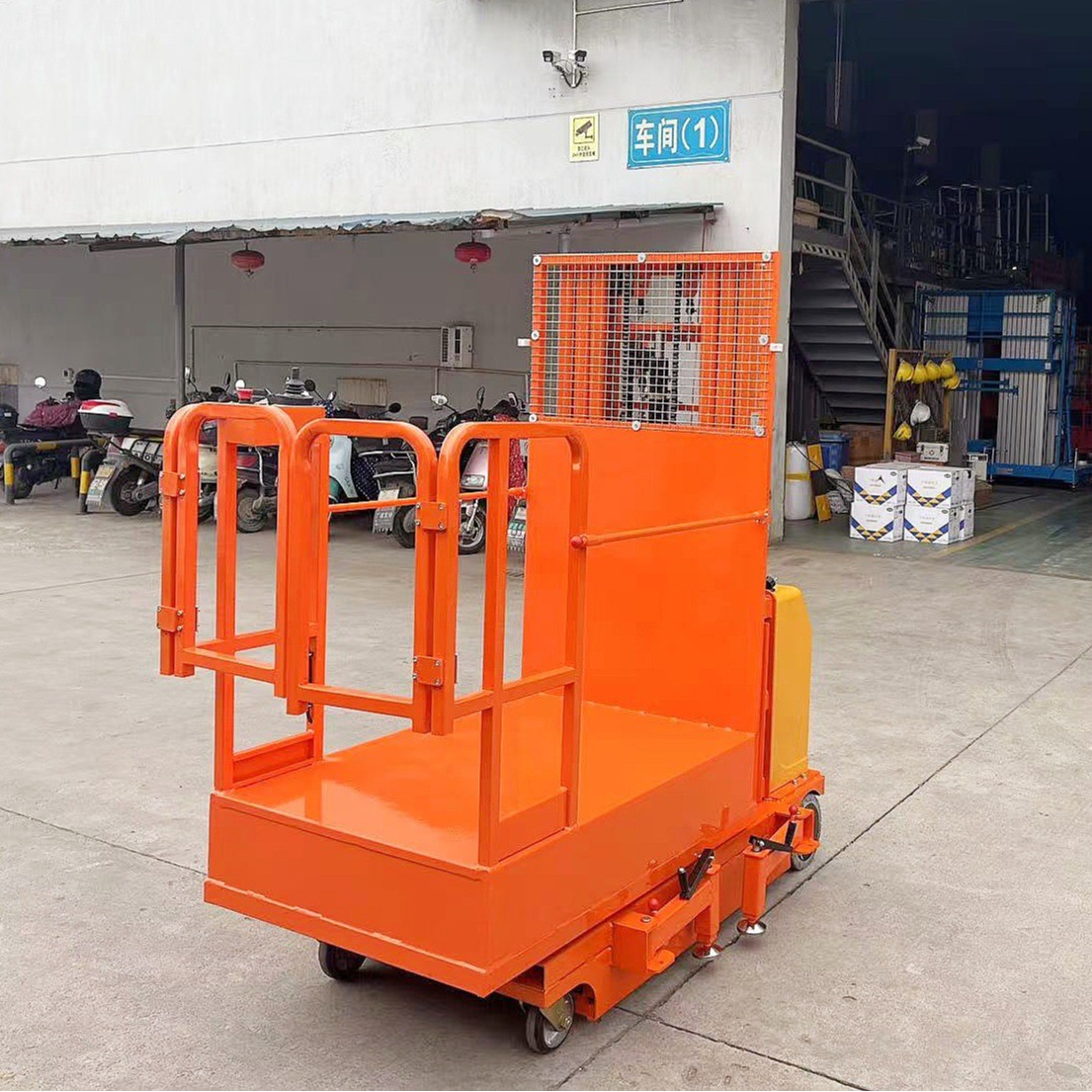 全电动高空取料机物流仓储作业拿货机登高移动平台取货拣选升降车