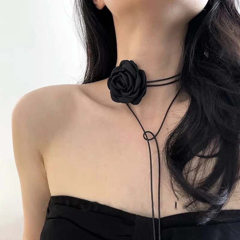 高端缎面颈花韩国博主同款立体花朵颈链choker脖子玫瑰花项链配饰