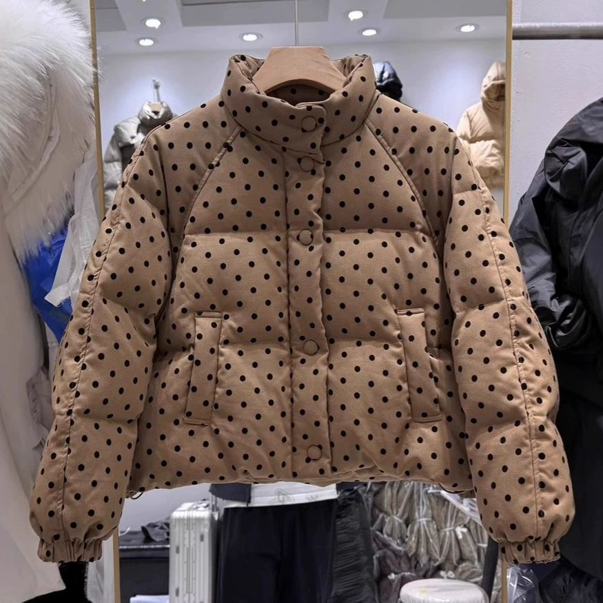 2024 зимний новый пуховик волновой точки женский воротник короткий толстый свободный хлебный костюм белый утка пух теплая куртка прилив