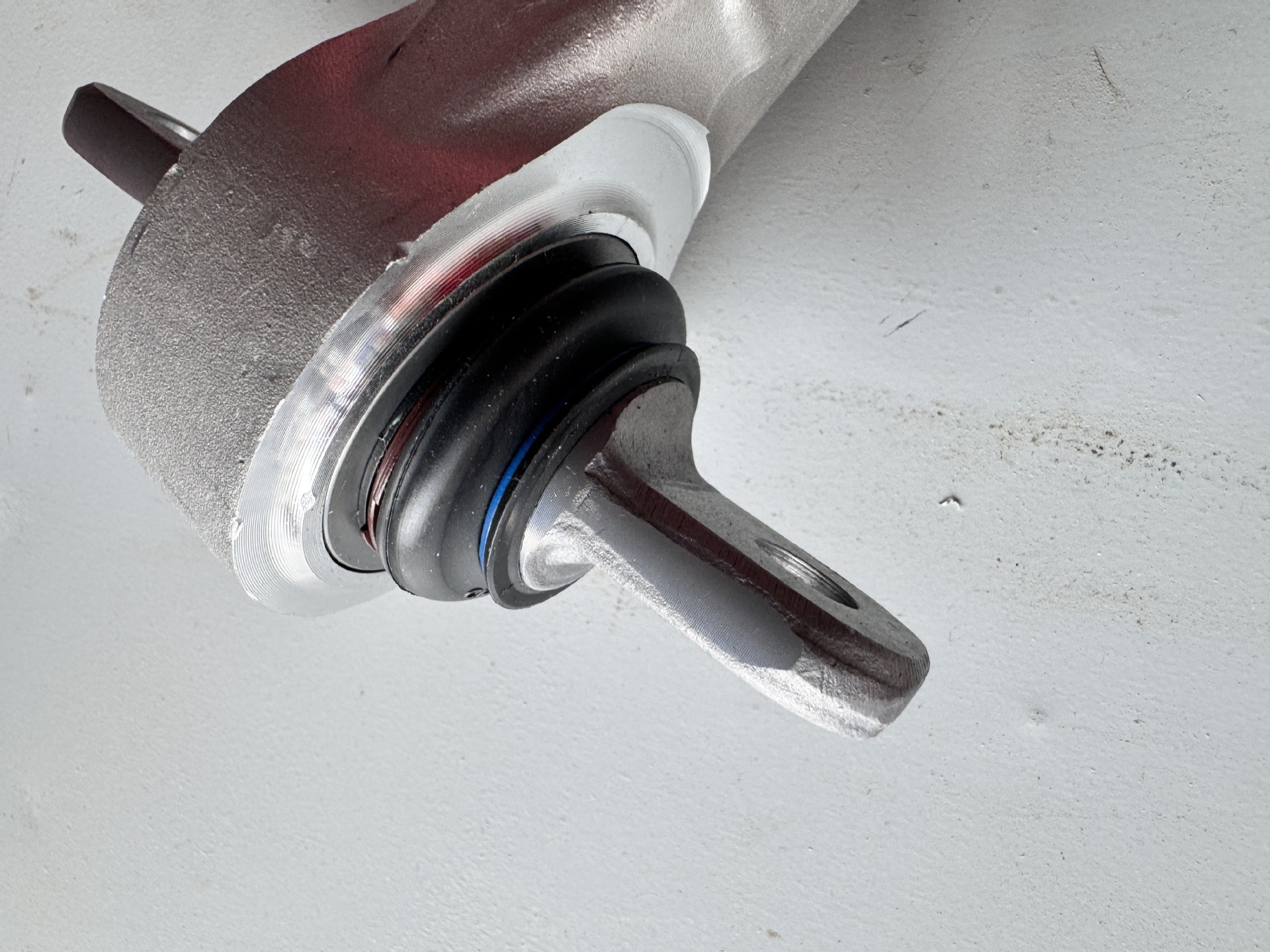 Suitable for Tesla Model S Model X rear lower swing arm left and right suspension control arm 1420452-00-E