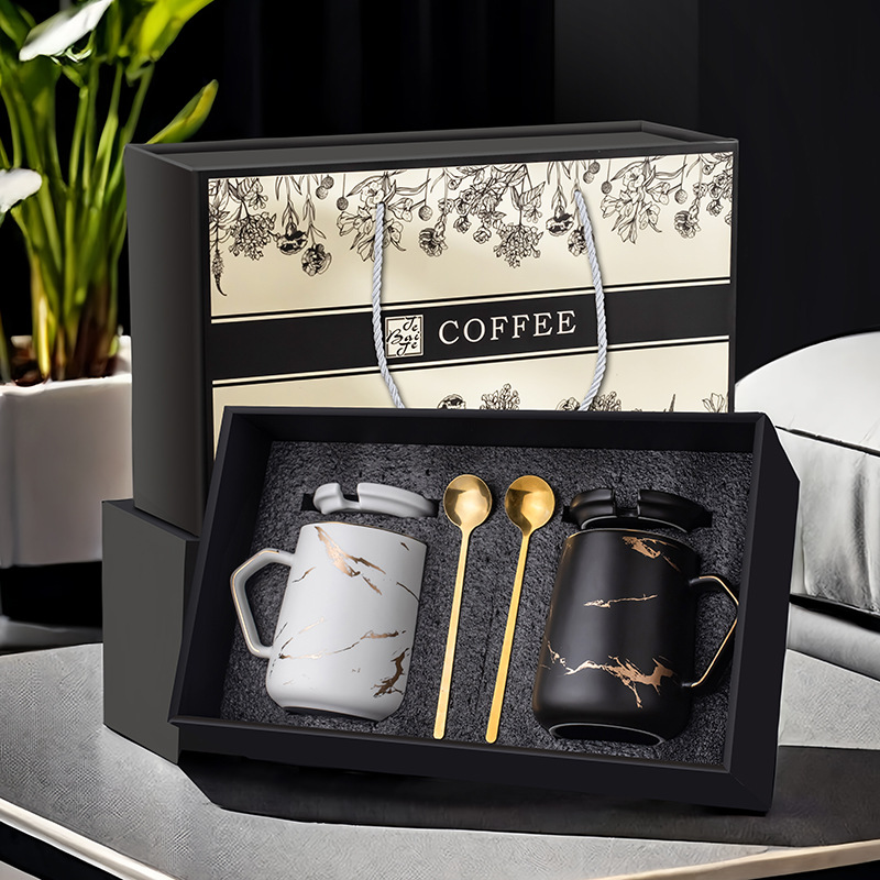 Taza de cerámica de Amazon transfronteriza Taza de pareja Taza de regalo de mano Taza de café con leche para el desayuno en casa