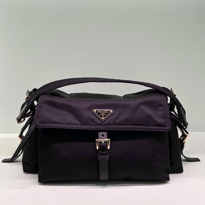 P's New Messenger Bag, High-End Recycled Nylon Camera Bag, Same Style for Men and Women, Versatile Fashionable Shoulder Crossbody Bag P's New Messenger Bag, High-End Recycled Nylon Camera Bag, Same Style for Men and Women, Versatile Fashionable Shoulder Crossbody Bag