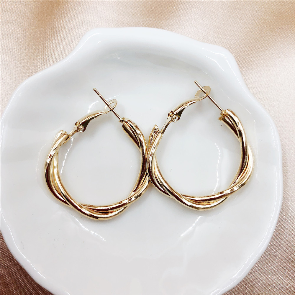 Pendientes de Conejo y Oso de Peluche de Estilo Coreano, Modernos y Lindos para Mujer, Pendientes de Peluche Tridimensionales de Dibujos Animados, Versátiles y Accesorios