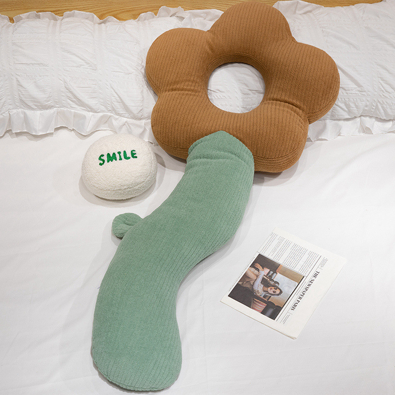 Almohada Larga en Forma de Flor de Peluche Suave para Cama y Dormitorio image 11