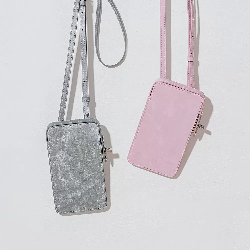 新中式锁扣手机包国风绸缎牛皮盒子包2026新款复古时尚迷你斜挎包