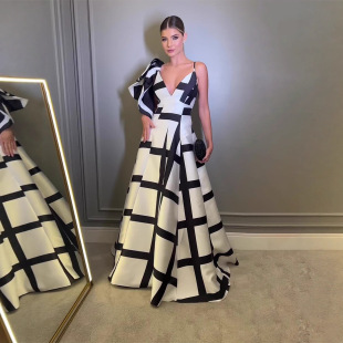 �W�����R�d�r�кڰ�ɫ����������Y���B��ȹ