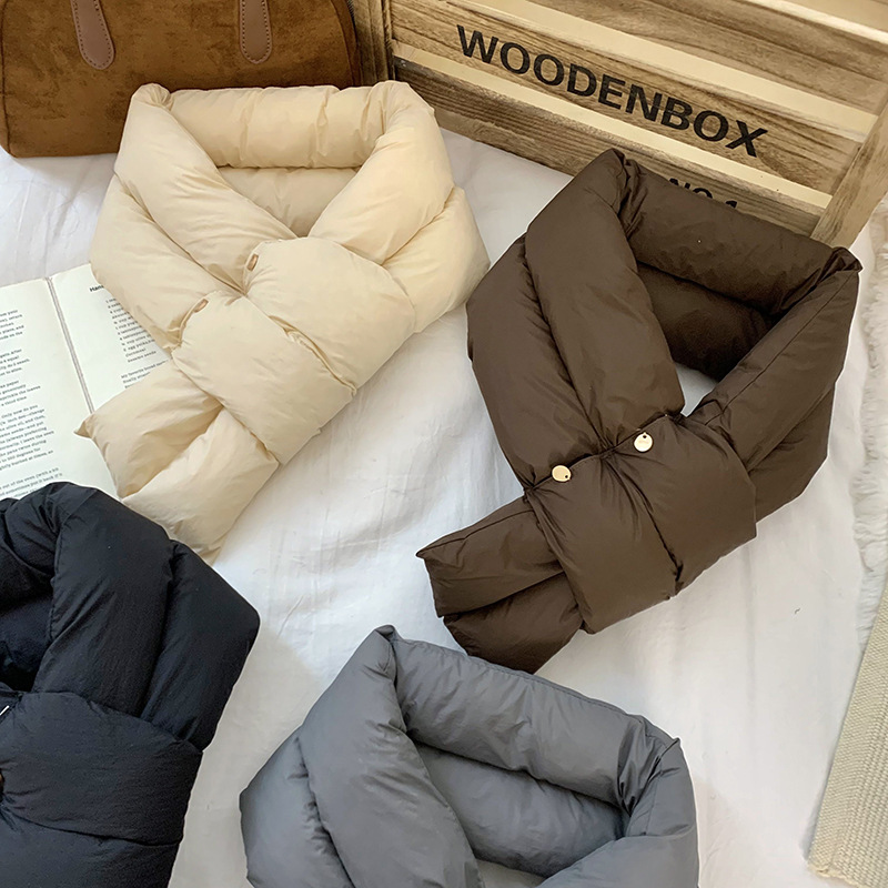 Nuevo estilo coreano de moda de color sólido cruzado plumón de cuello de invierno mujeres de alta calidad sensación universal bufandas de aire extranjero
