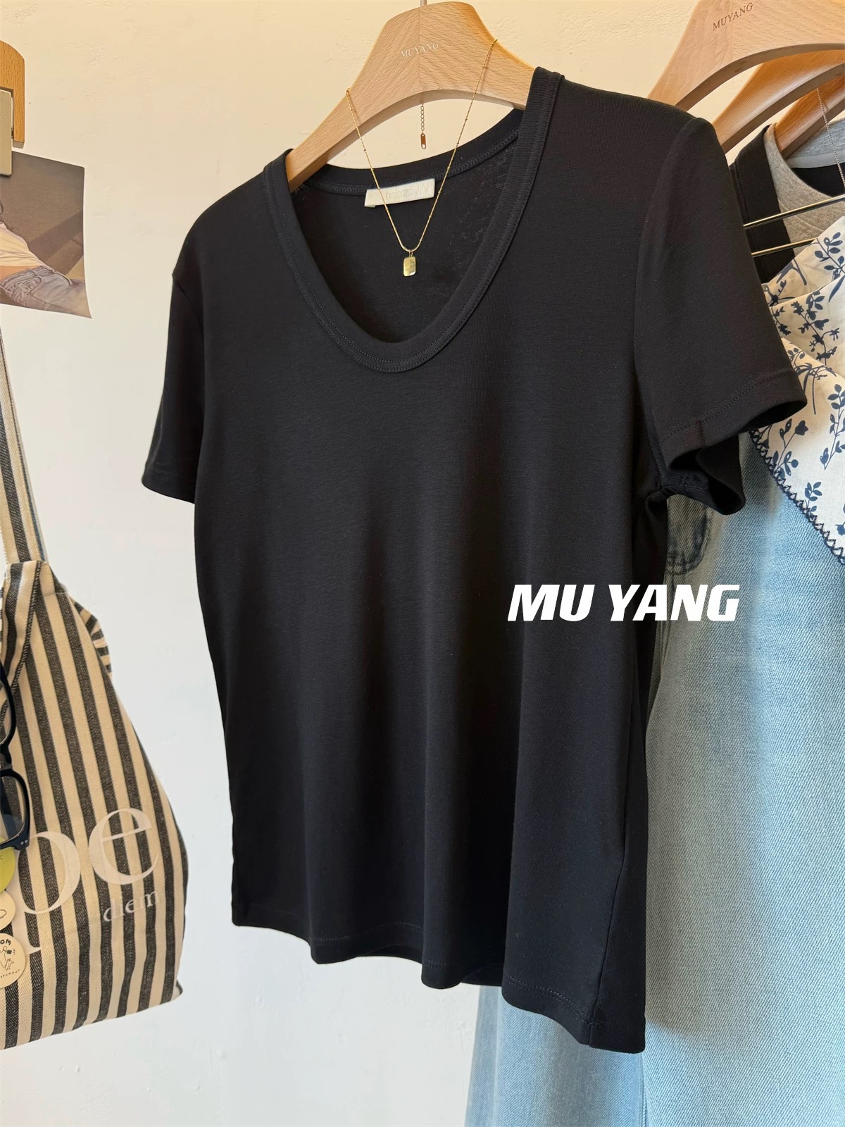 검은색