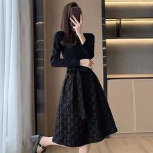 设计感黑色连衣裙女2025年春季新款时尚提花中长款收腰显瘦A字裙
