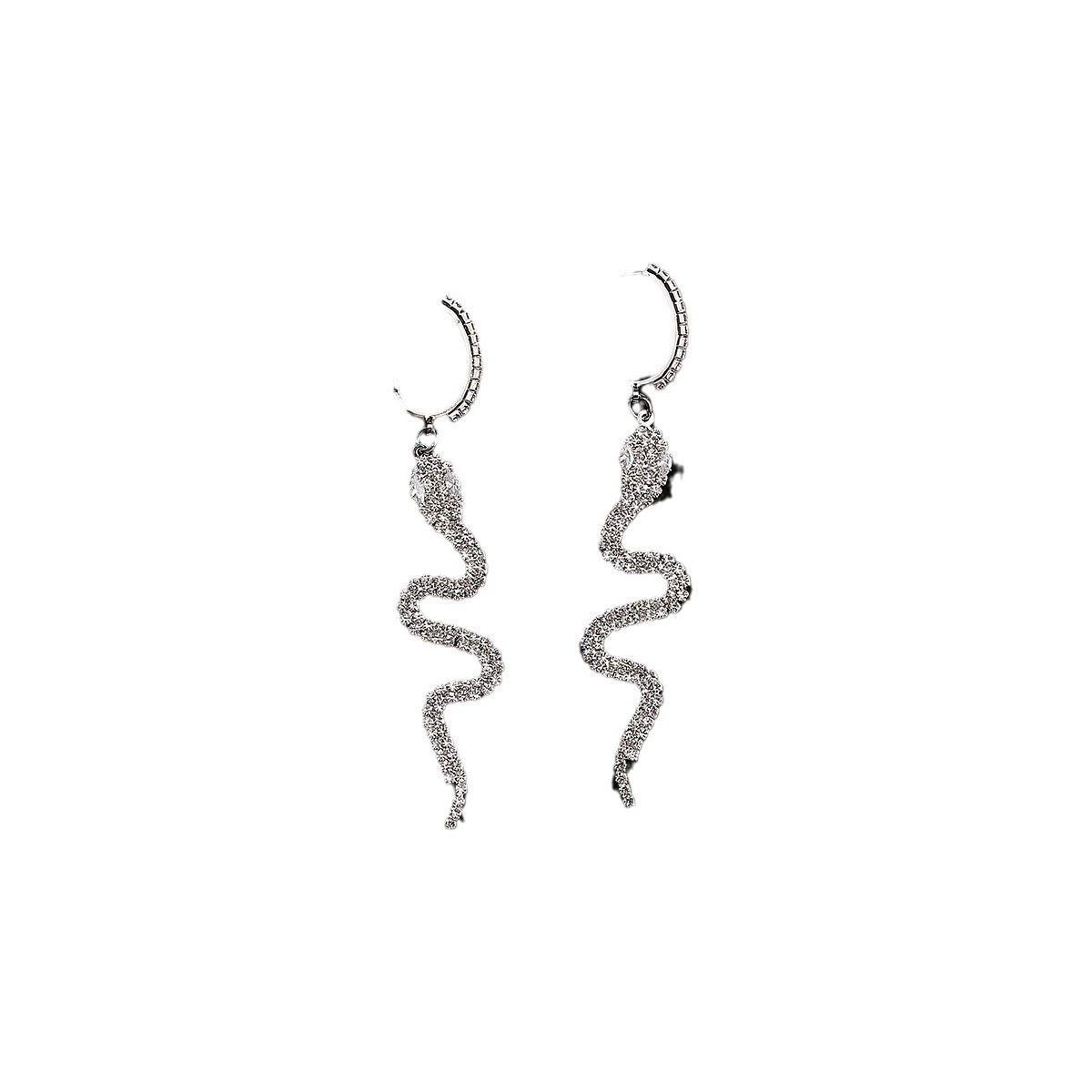 Sophisticated earrings, light luxury style