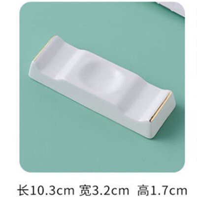 箸の陶磁器の棚のスプーンはホテルの置物の両用を頼みます。|undefined