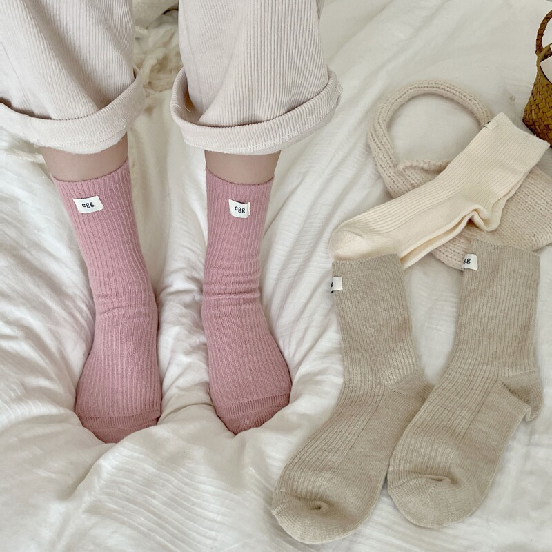 "The weather is getting colder and pay attention to keeping warm" autumn and winter cloth standard wool South Korea ins wind padded warm pile socks