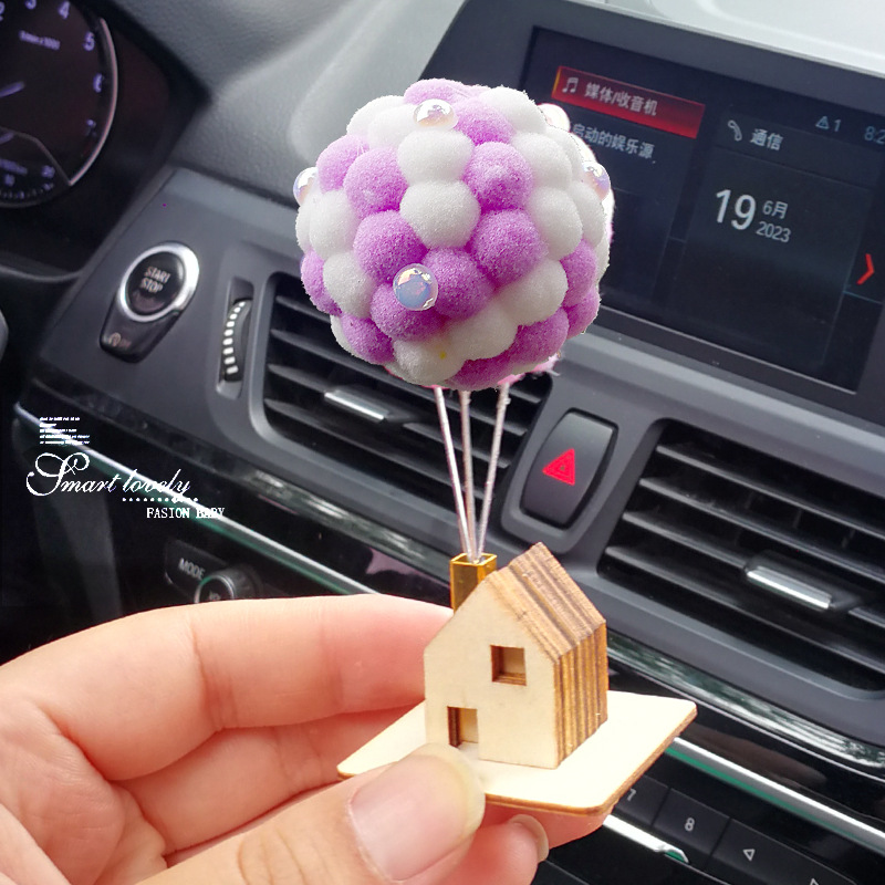 Adornos de coche Flying House Globo Coche Chica Corazón Peluche Lindo Interior Accesorios Adornos Globos Creativos Red de Internet
