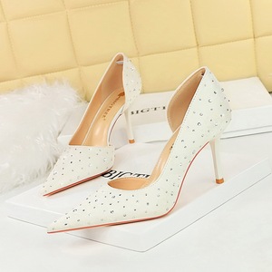 8237-2 Korean Edition Fashion Banquet Women's Shoes High Heels Slim Heels Shallow Notched Satin Side Hollow Rhinest