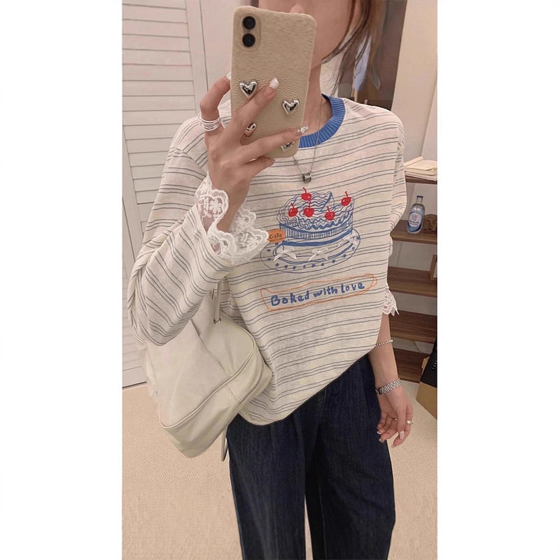 Plus-Size 1.0-150kg Extra-Large Lace Splicing Striped Long-Sleeve T-Shirt for Women, Age-Reducing Cartoon Print Early Autumn Top