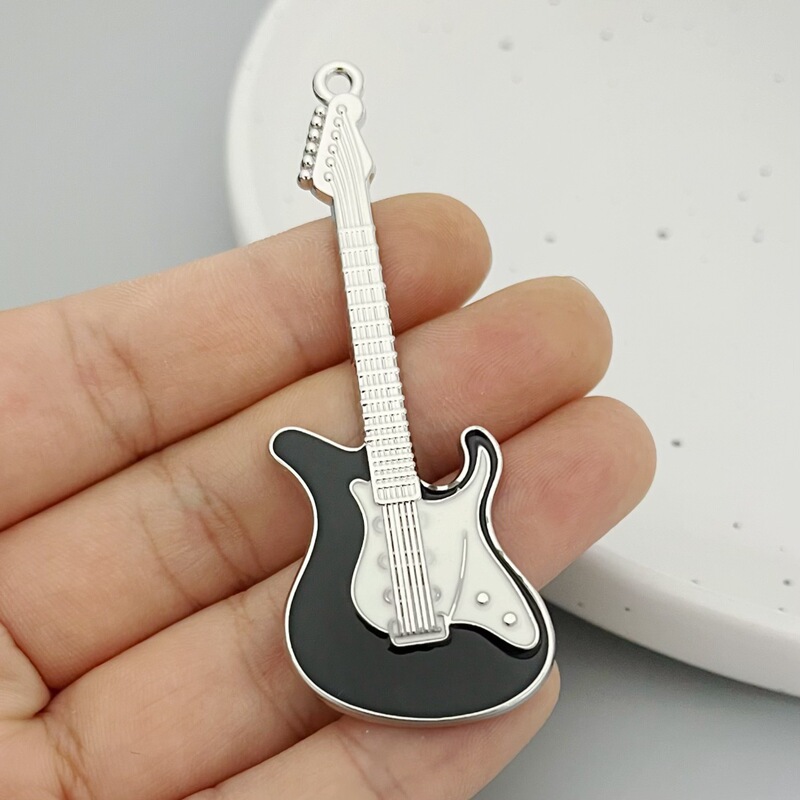 European and American Stylish Fashion Guitar Alloy Pendant Necklace Keychain Pendant Trendy Jewelry Accessories European and American Stylish Fashion Guitar Alloy Pendant Necklace Keychain Pendant Trendy Jewelry Accessories