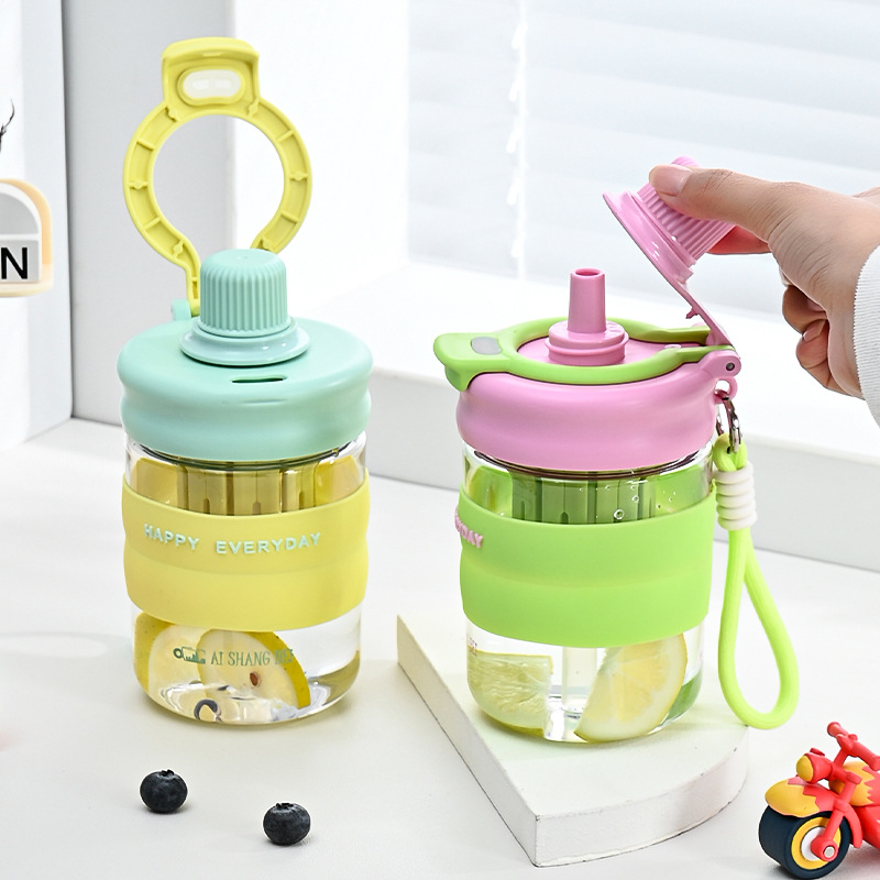 Taza de agua de alta calidad de verano de alta calidad de la mujer taza de paja con un compartimento de té simple estudiantes tazas de plástico portátiles lindas