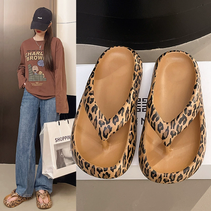 Южная волна с леопардовым принтом шлепанцы могут носить летнюю моду на пляже
