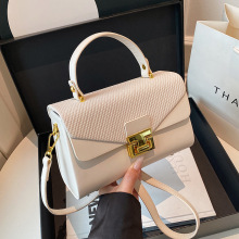 ���eС����Ů���s����2025�ﶬ�¿���r�Іμ��С���͹�б���