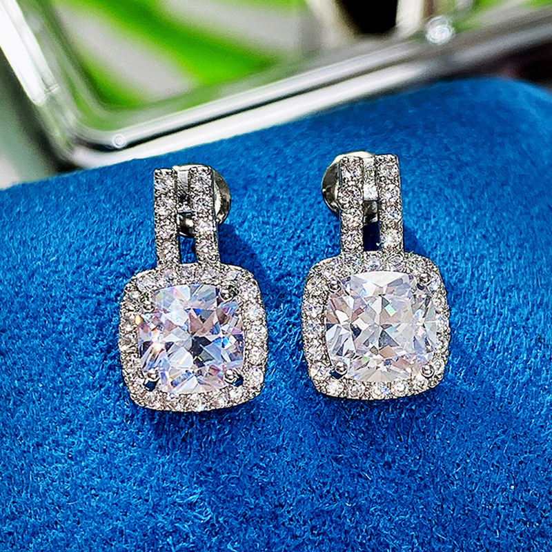 European And American New Simple Round Diamond Zircon Copper Earrings display picture 4