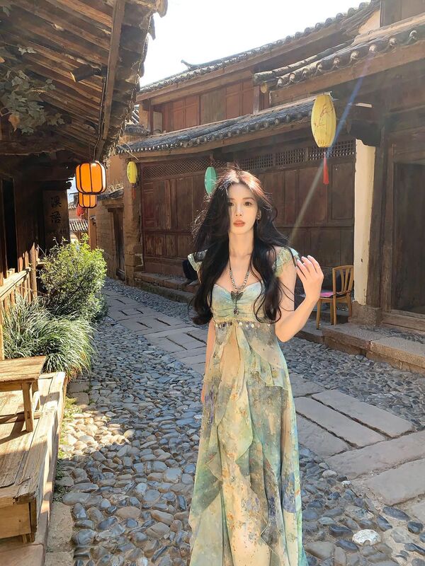 夏デザイン海辺リゾートスタイルプリント妖精スカート婦人服 2025 新しいウエスト痩身サスペンダードレス|undefined