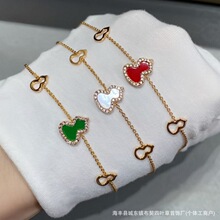 ���С���J���Ů V���ؐĸ�t����U�յ�������p��С�����Sֱ�N
