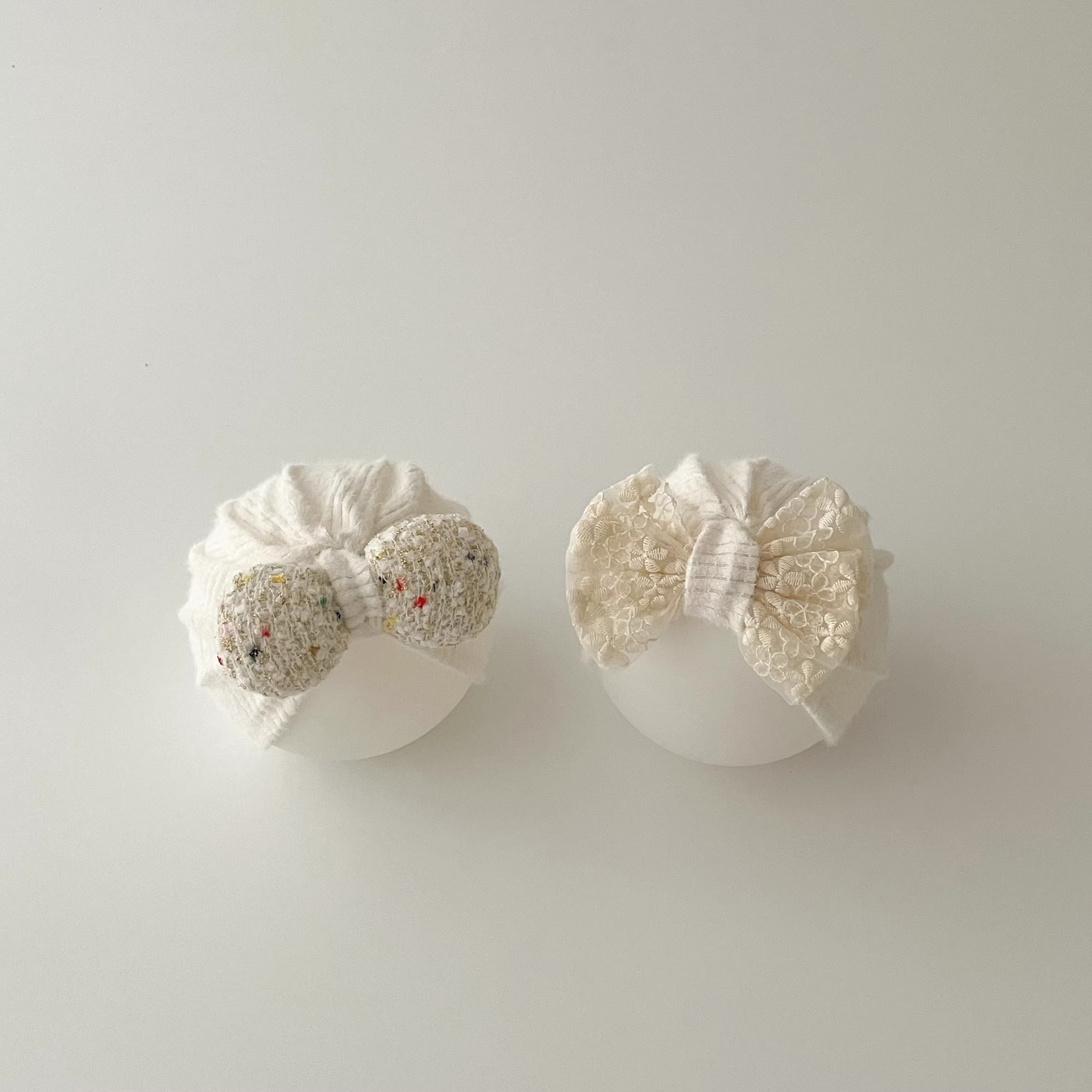 Babyhue til efterår og vinter med bomuldskant og øreklapper_voghion.com