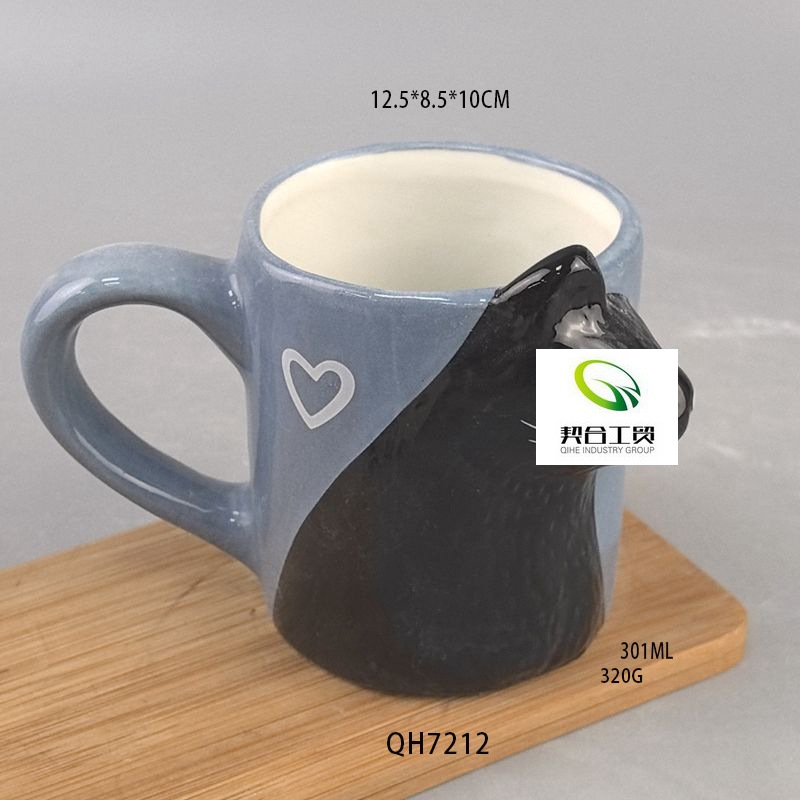 Taza de cerámica cuidadosamente seleccionada con dibujos de gato negro, jefe de policía, película de anime, taza de gato, taza creativa nostálgica para niños, taza de café