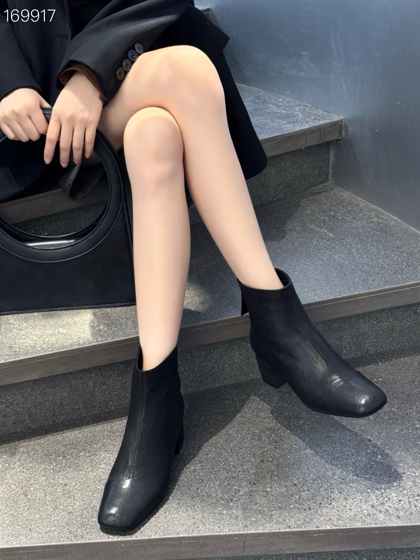 Boot nữ cổ thấp mũi vuông gót thấp da cừu thật mùa thu đông — Màu đen chi tiết 8