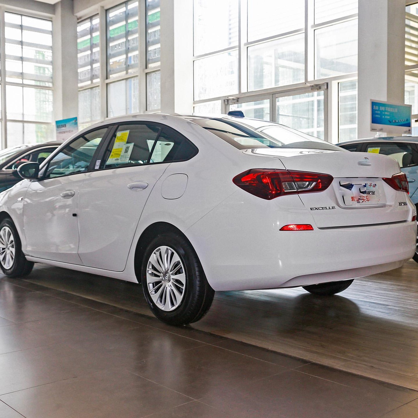 Guardabarros para Buick Excelle hatchback HRV versión viaje, venta al por mayor, entrega directa del fabricante, impermeables y anti-proyectiles.